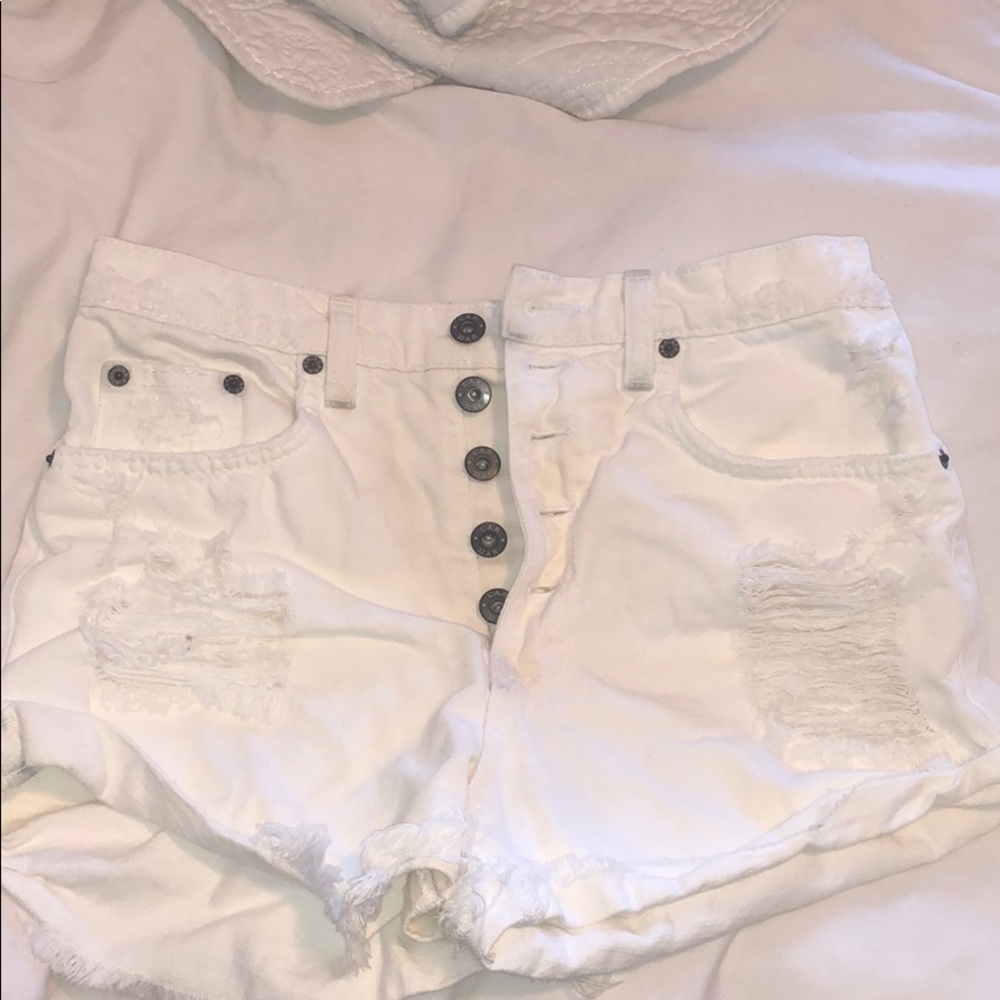 Carnage denim white shorts